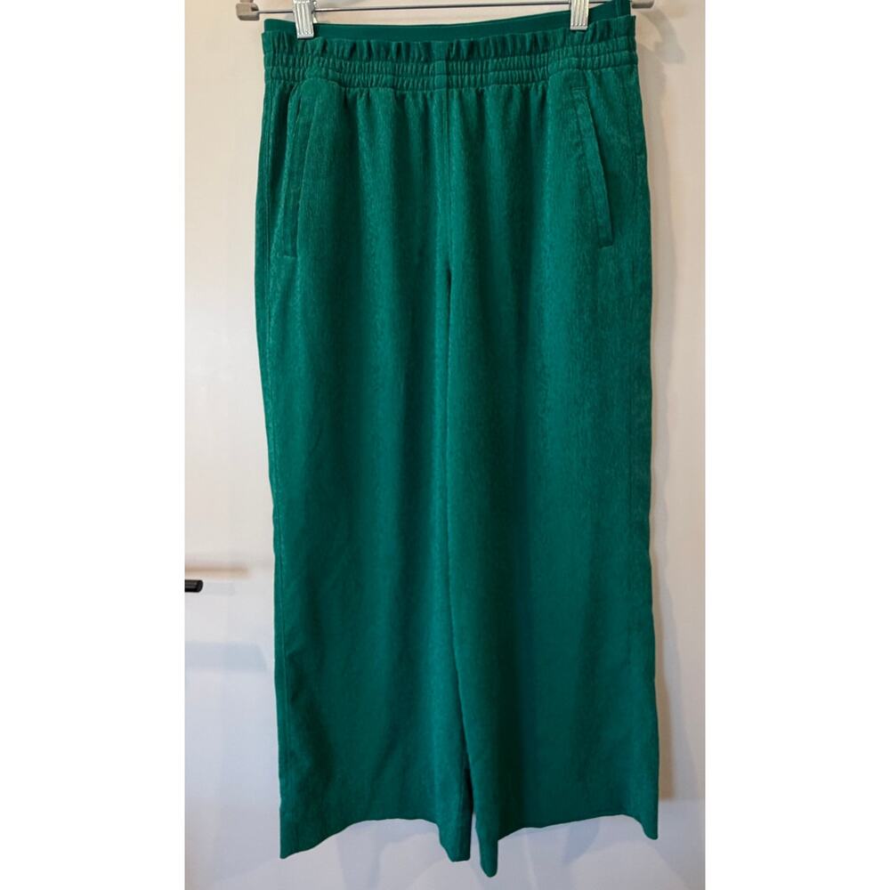 Athleta Echo Wide Crop Pant Size 8 High Waisted Elastic Breathable Athleisure - Picture 2 of 9